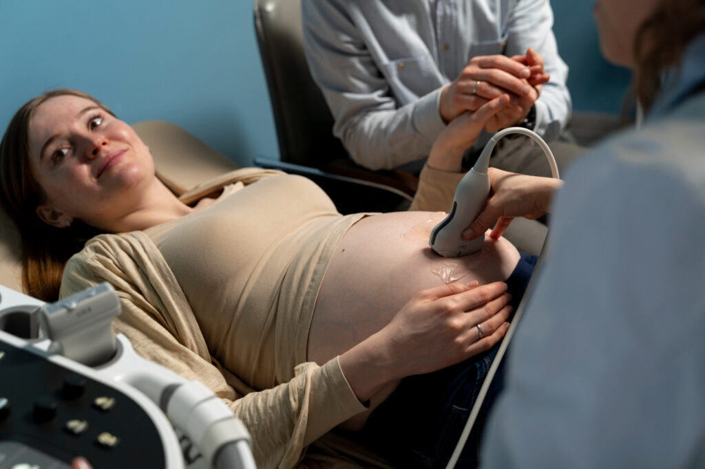 Dr. Eneias Cano CRM 4695/MS RQE 3216 | RQE 9455 Ginecologia, Obstetrícia e Reprodução Assistida em Três Lagoas - MS
